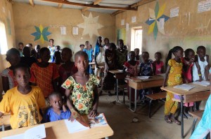 Classe de primaire du village de Pathé Gallo 